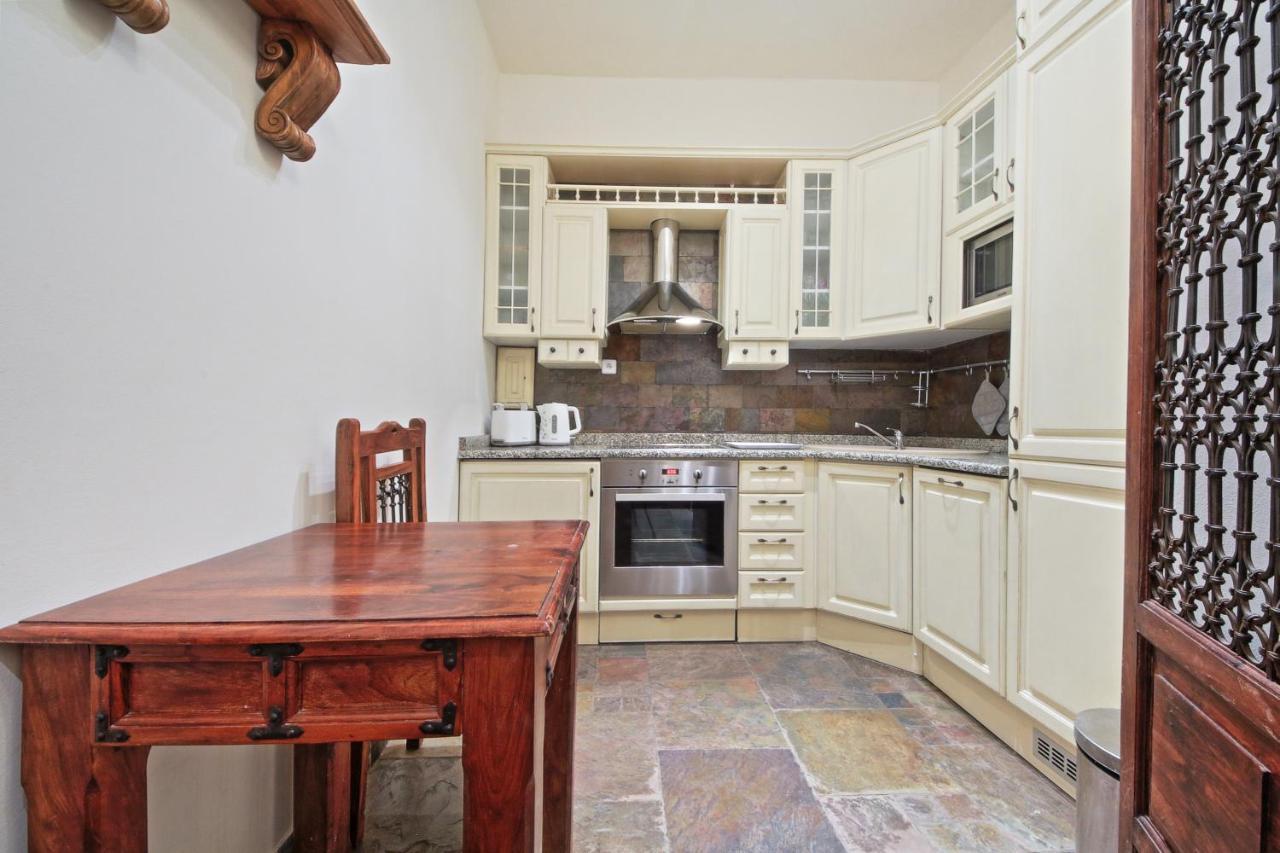 Rose Antique Apartment Прага Экстерьер фото