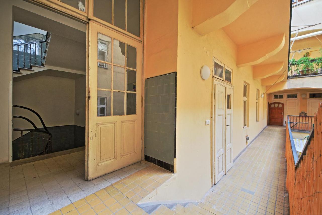 Rose Antique Apartment Прага Экстерьер фото