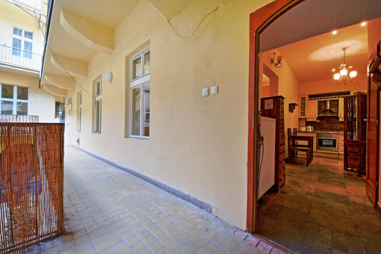 Rose Antique Apartment Прага Экстерьер фото