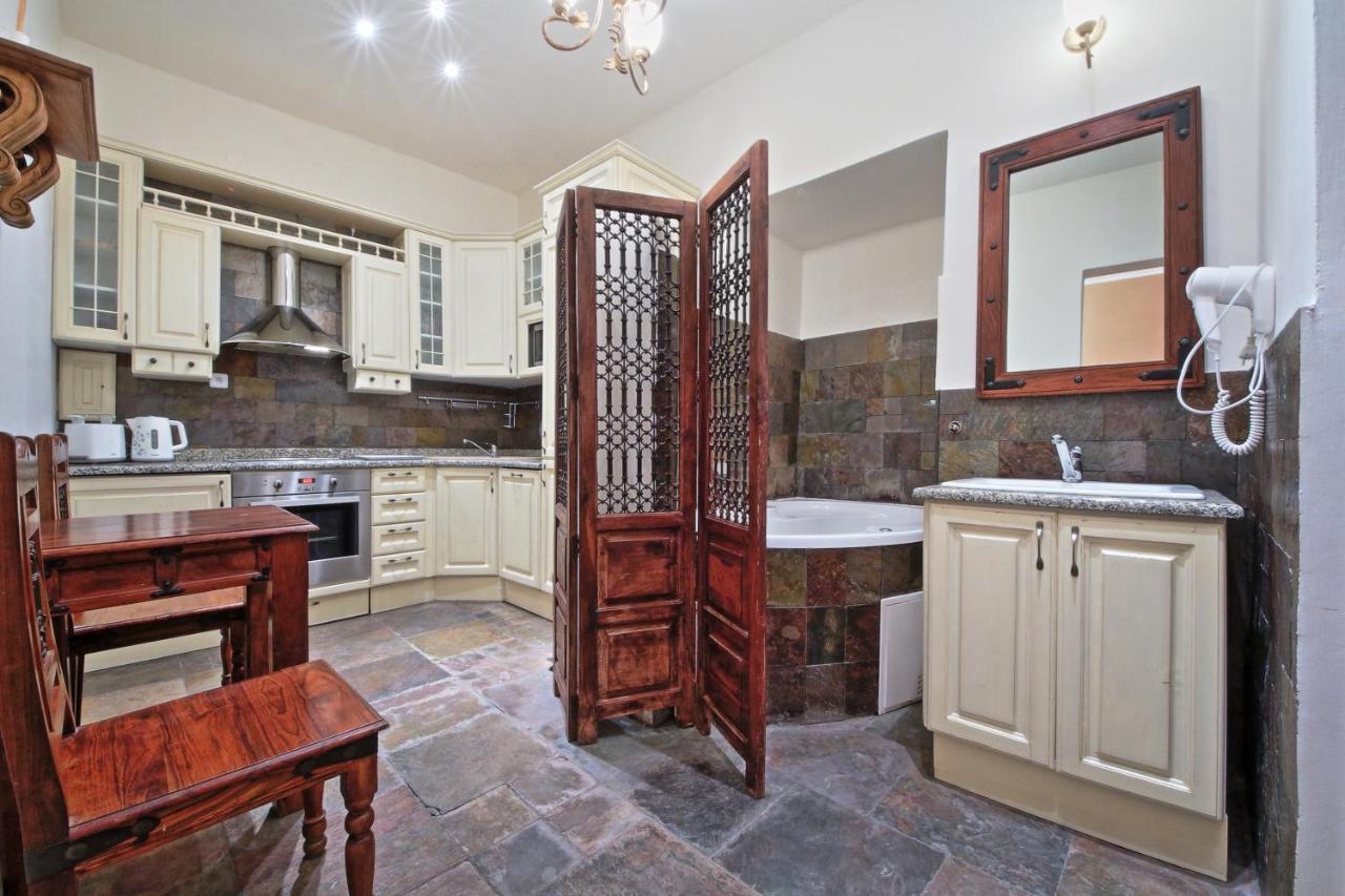 Rose Antique Apartment Прага Экстерьер фото