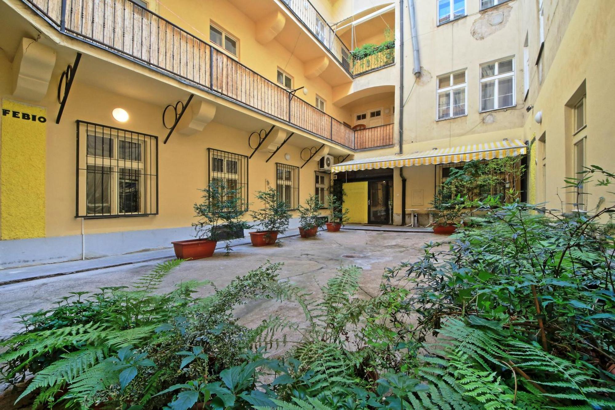 Rose Antique Apartment Прага Экстерьер фото